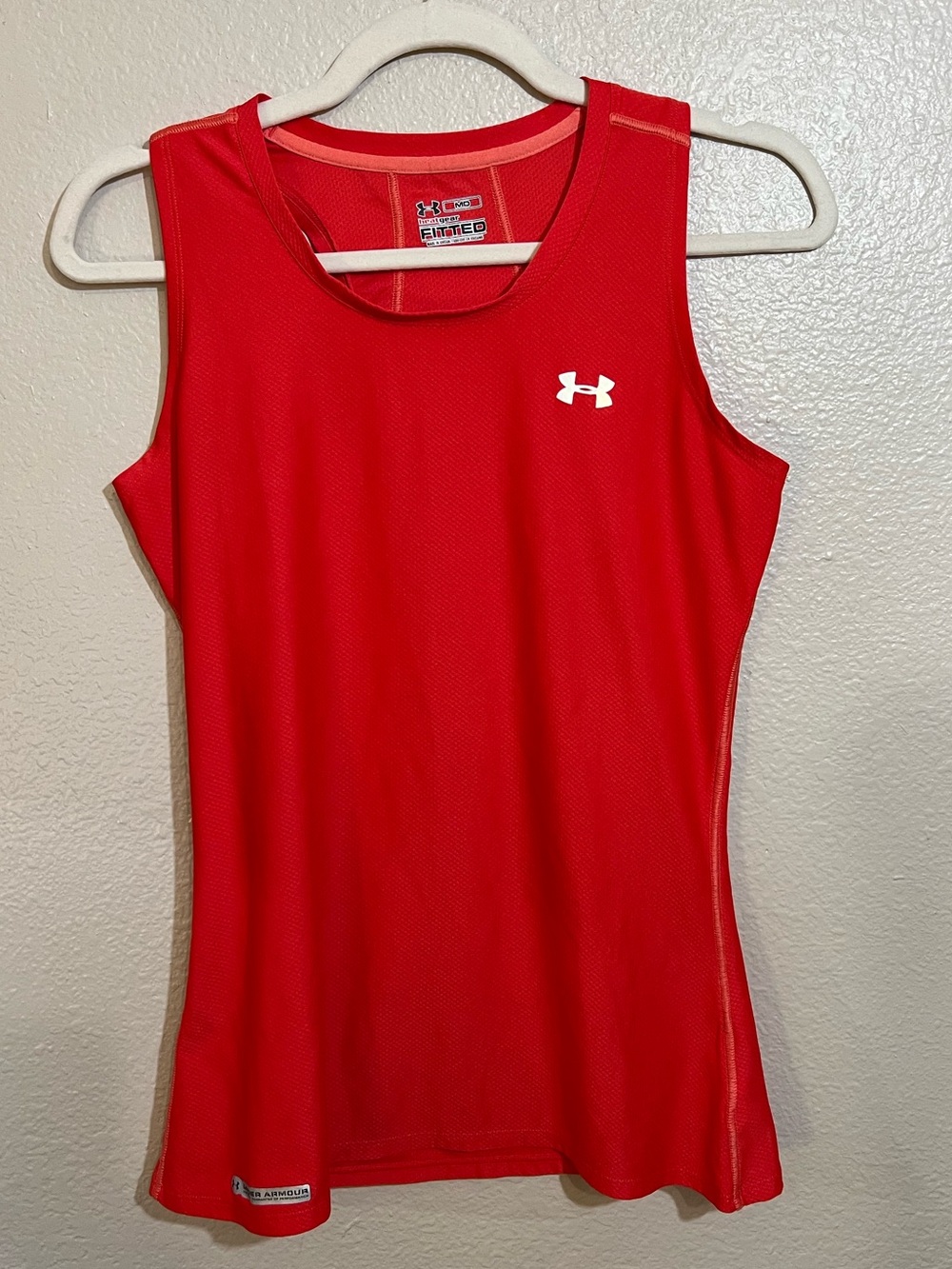 Under Armour HeatGear Fitted Racerback Tank – Neon Red – Medium